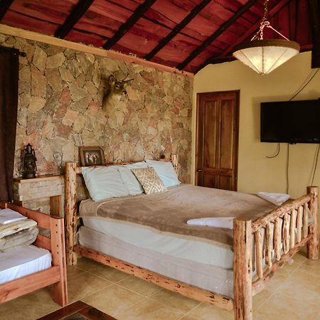Rancho Tierra Alta Hotel คาราวากวา ภายนอก รูปภาพ